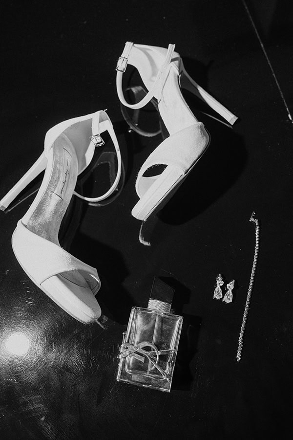 pretty-summer-wedding-baby-breath-white-florals_03