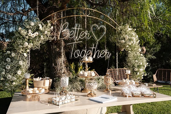 pretty-summer-wedding-baby-breath-white-florals_08