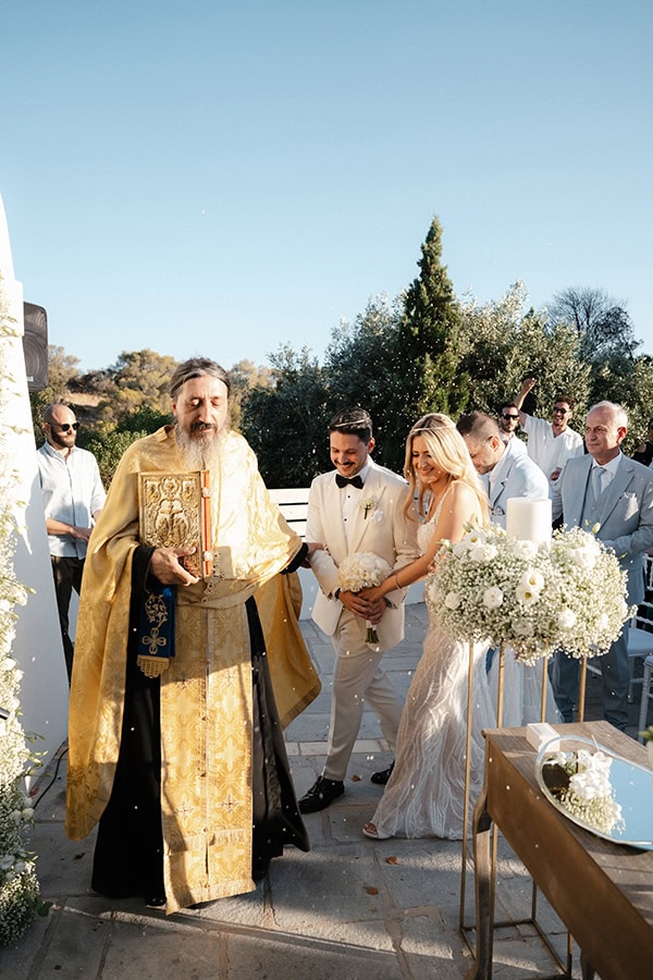 pretty-summer-wedding-baby-breath-white-florals_12x