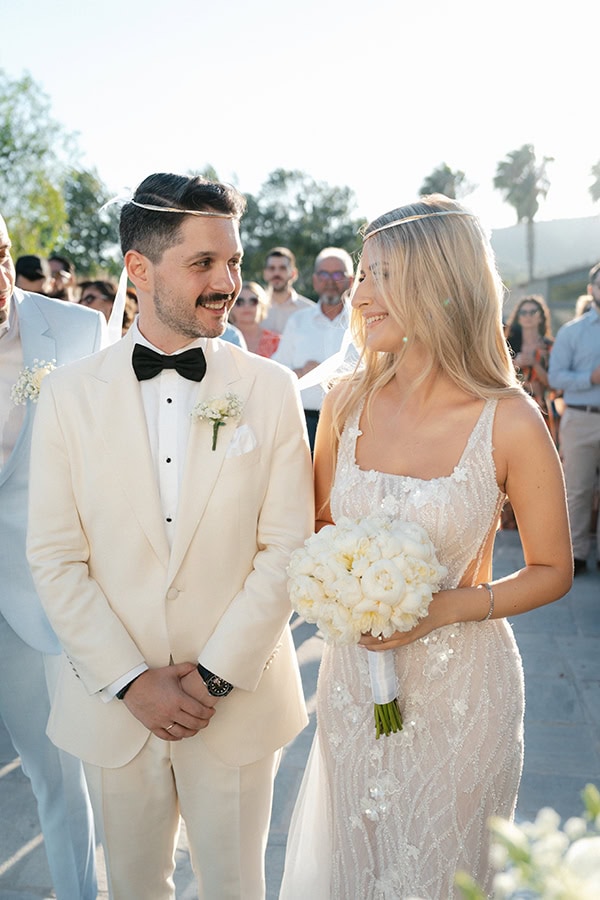 pretty-summer-wedding-baby-breath-white-florals_12z