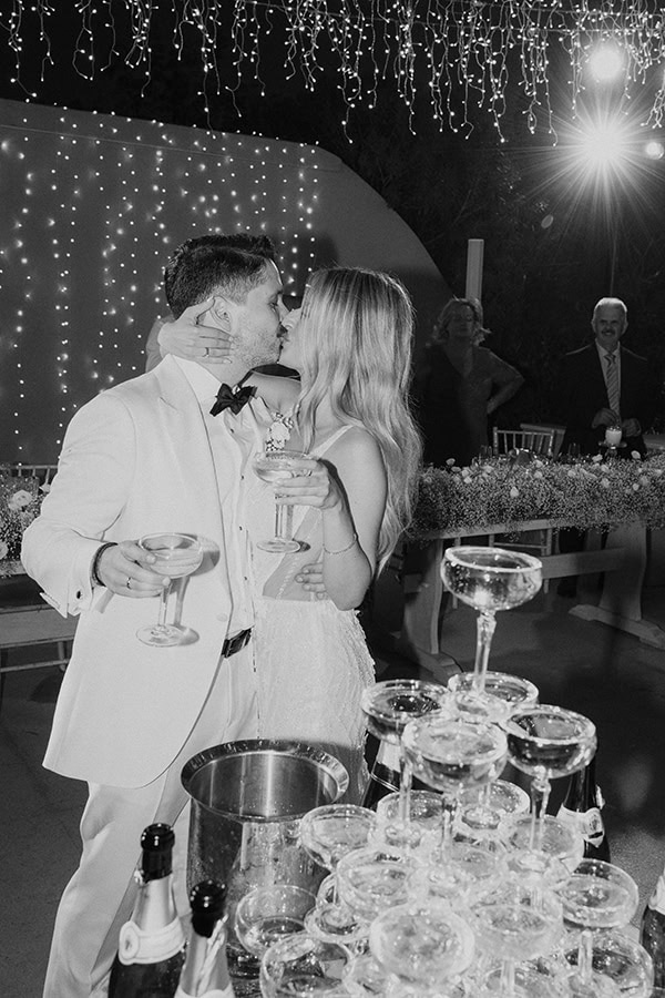 pretty-summer-wedding-baby-breath-white-florals_22