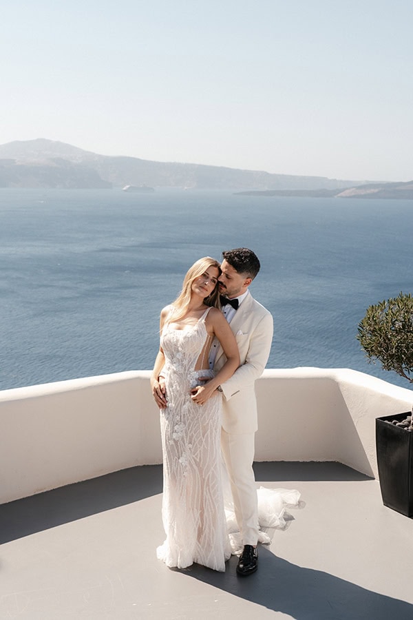 pretty-summer-wedding-baby-breath-white-florals_23