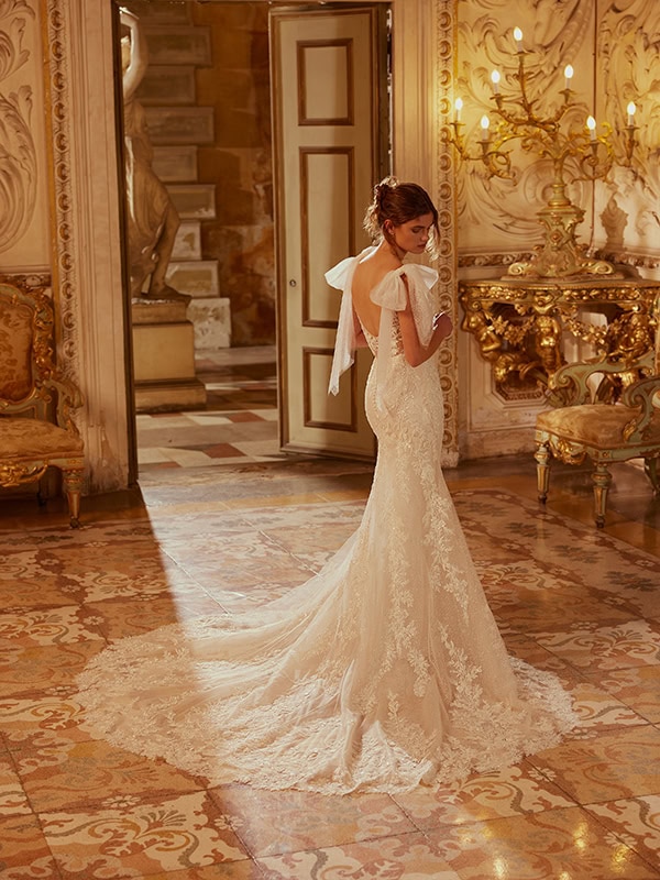 stunning-wedding-gowns-demetrios_06