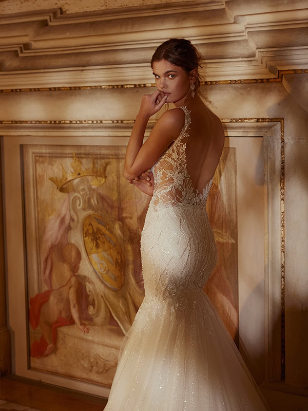 stunning-wedding-gowns-demetrios_07