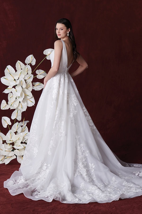 stylis-wedding-dresses-justin-alexander-for-brides-that-want-to-impress_07