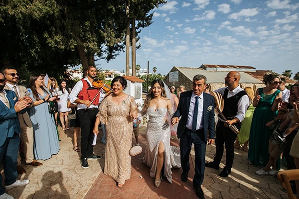 stylish-summer-wedding-in-paphos_12