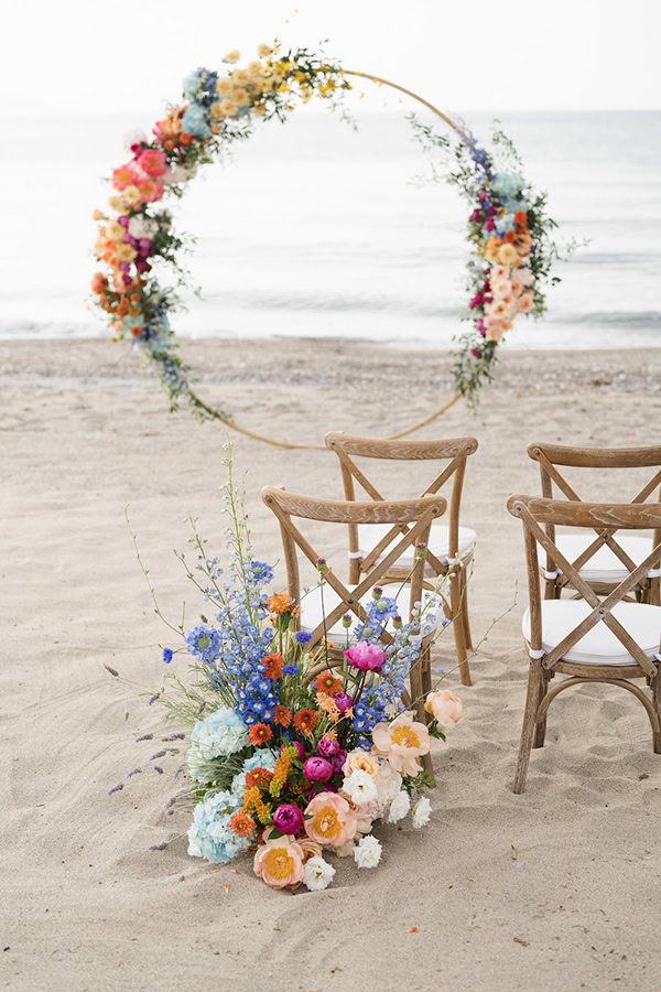summer-wedding-beach-flowers-bright-colors_10