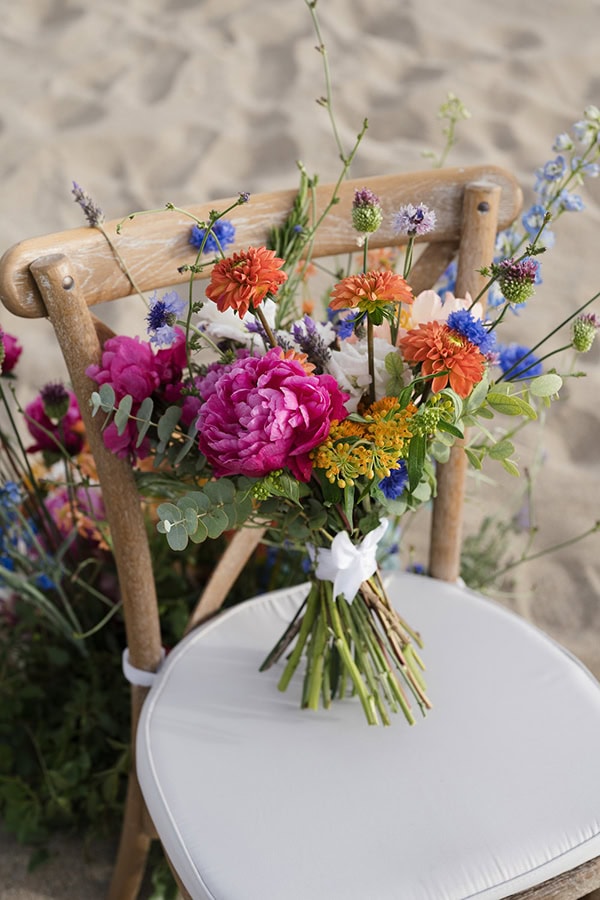 summer-wedding-beach-flowers-bright-colors_14
