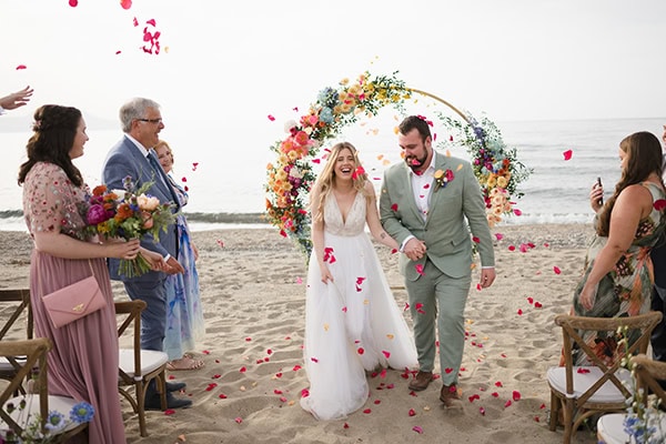 summer-wedding-beach-flowers-bright-colors_17