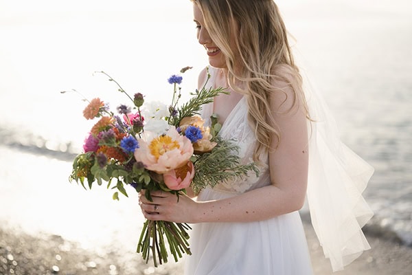 summer-wedding-beach-flowers-bright-colors_18