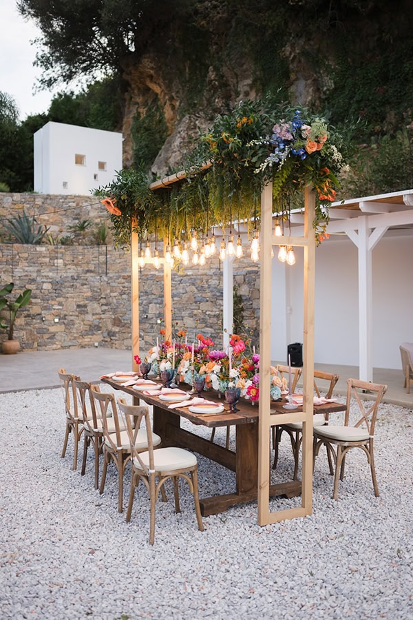 summer-wedding-beach-flowers-bright-colors_22