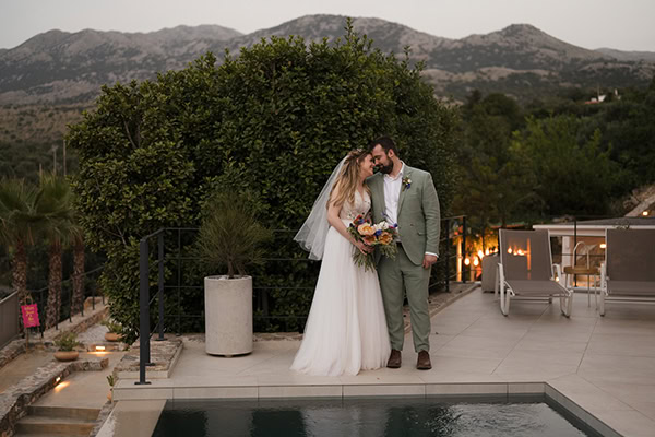 summer-wedding-beach-flowers-bright-colors_24