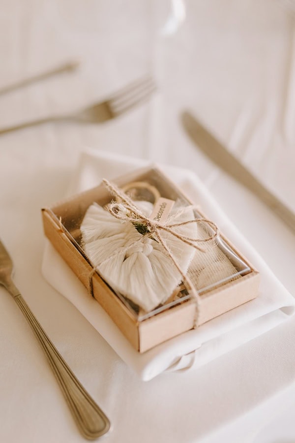 autumn-wedding-with-aqua-color-accents._34