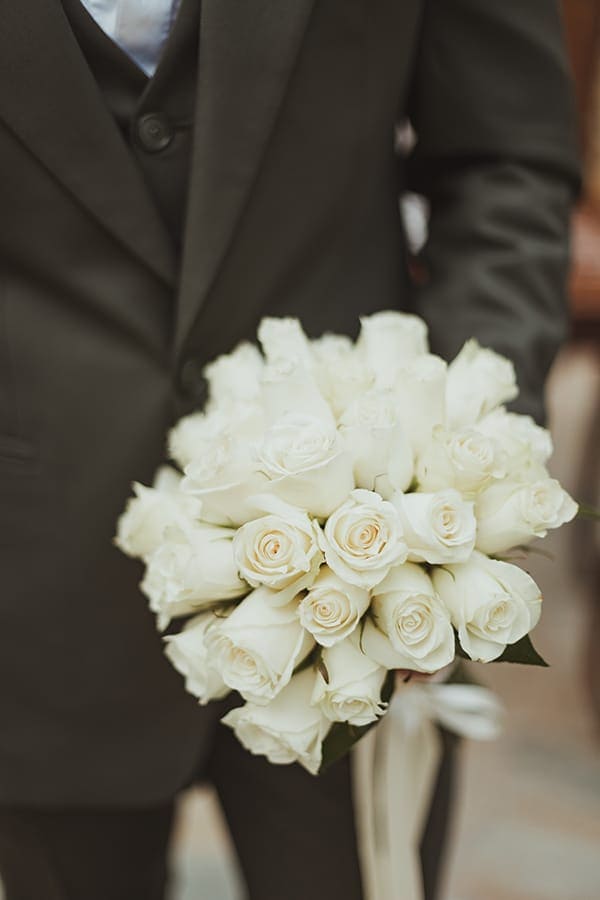 beautiful-autumn-wedding-all-white-flowers_10