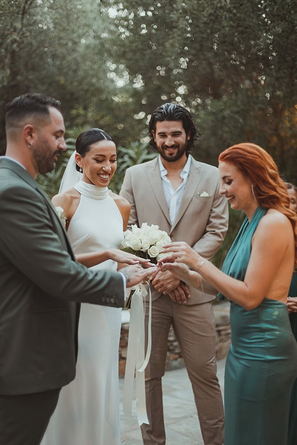 beautiful-autumn-wedding-all-white-flowers_13