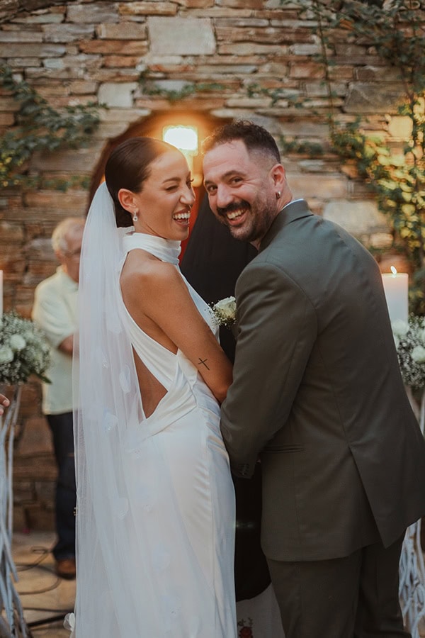 beautiful-autumn-wedding-all-white-flowers_15