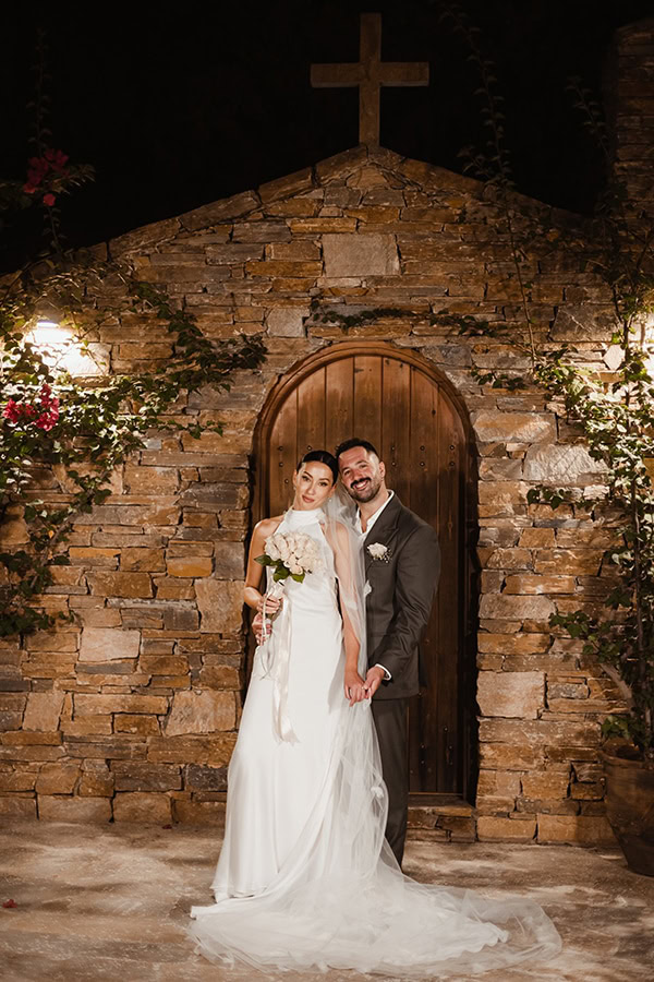 beautiful-autumn-wedding-all-white-flowers_16