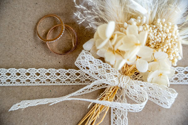 beautiful-cretan-wedding-colorful-flowers-field_02