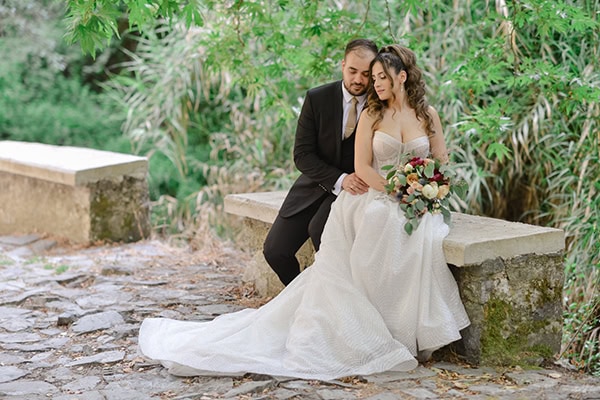 beautiful-wedding-colorful-flowers-warm-atmosphere_03