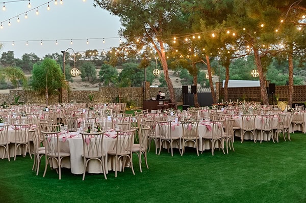 beautiful-wedding-colorful-flowers-warm-atmosphere_15