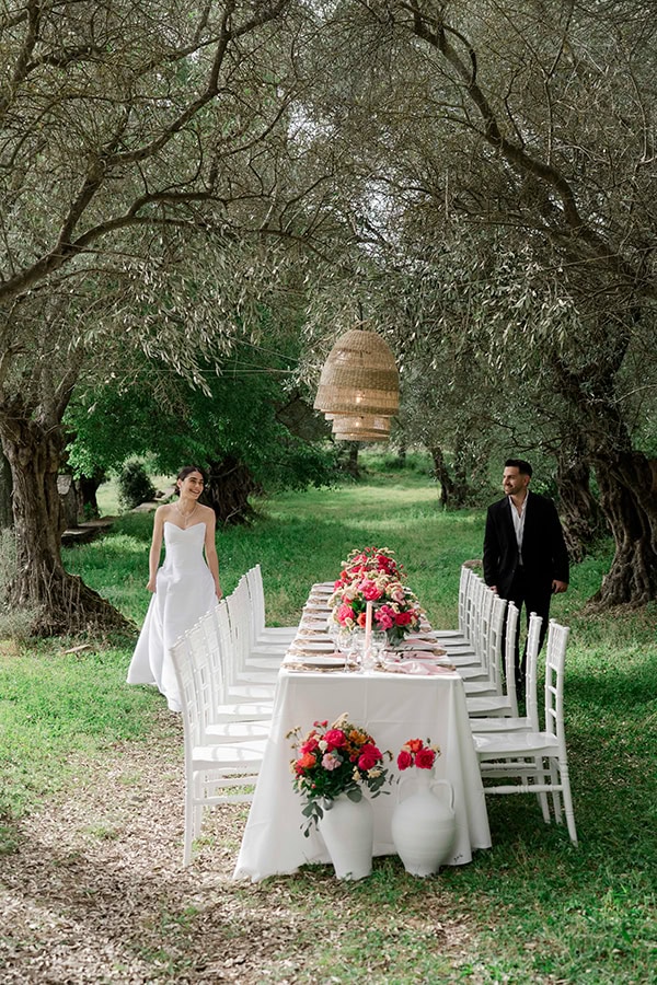 romantic-rustic-wedding-setting-forest_02