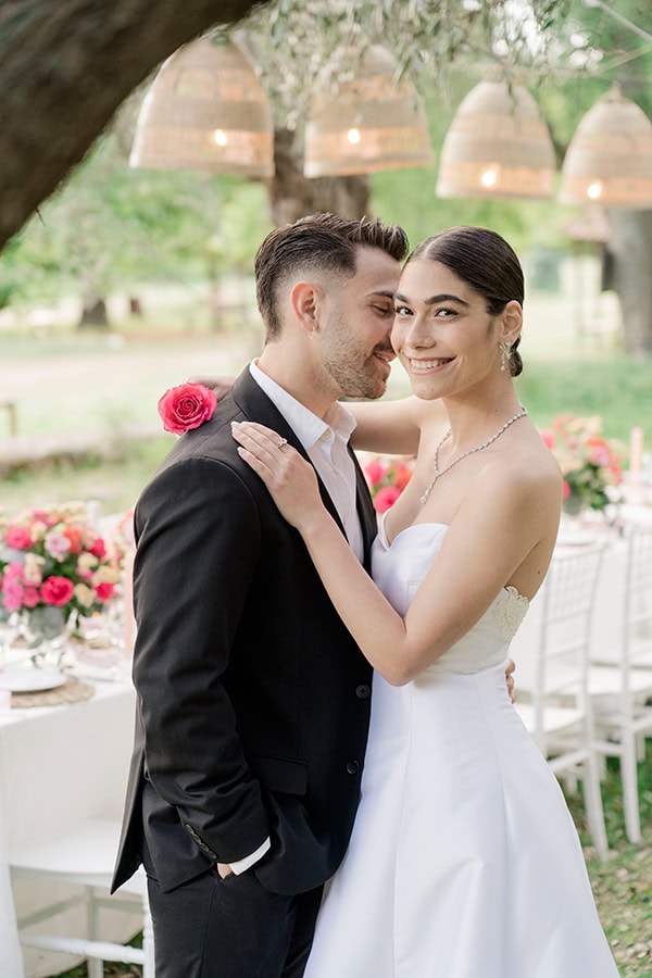 romantic-rustic-wedding-setting-forest_05