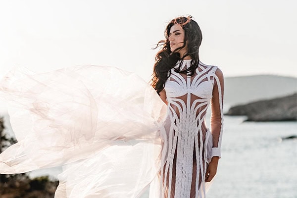 Stylish νυφικά απο Atelier Zolotas για μια ξεχωριστή νυφική εμφάνιση