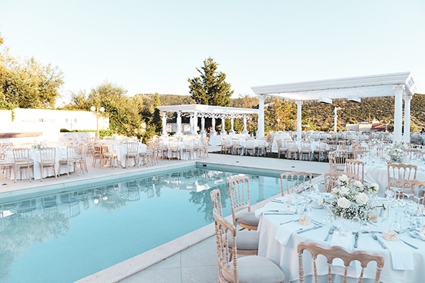 summer-wedding-stylish-couple-white-flowers_13