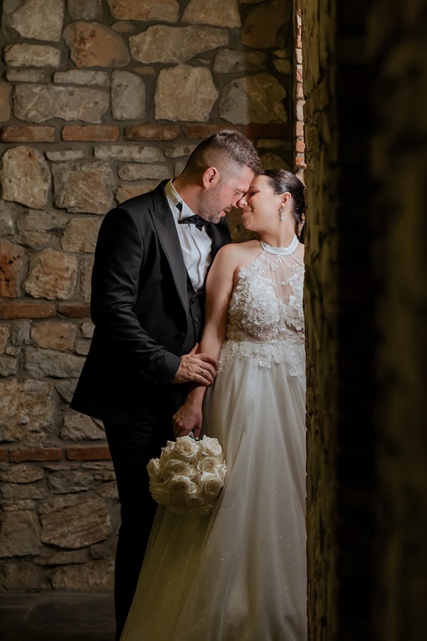 romantic-wedding-drama-white-flowers_03