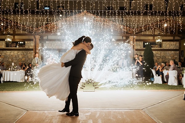 romantic-wedding-drama-white-flowers_21