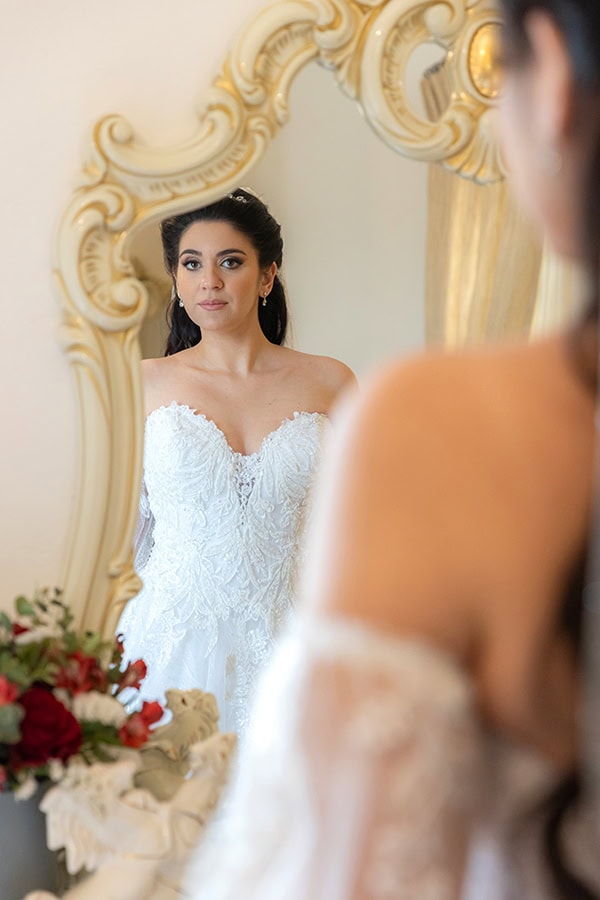 spring-wedding-santorini-red-roses_06