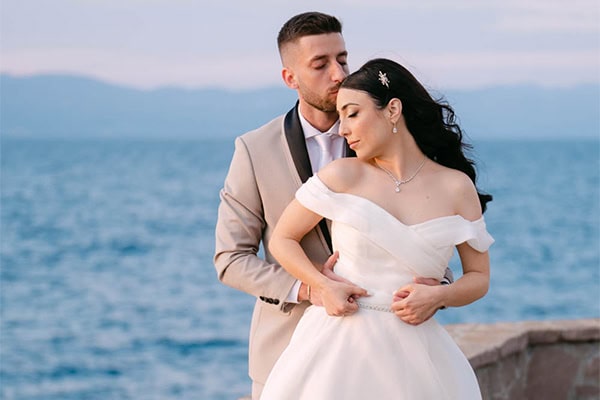 Ανοιξιάτικος γάμος με λευκά άνθη και ρομαντική αισθητική | Ελένη & Χρήστος