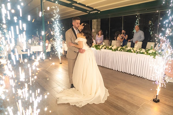 spring-wedding-white-flowers-romantic-details_21