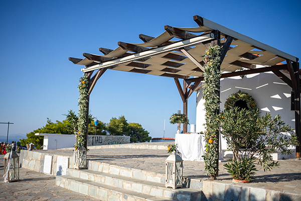 summer-wedding-wild-flowers-yellow-hues_09