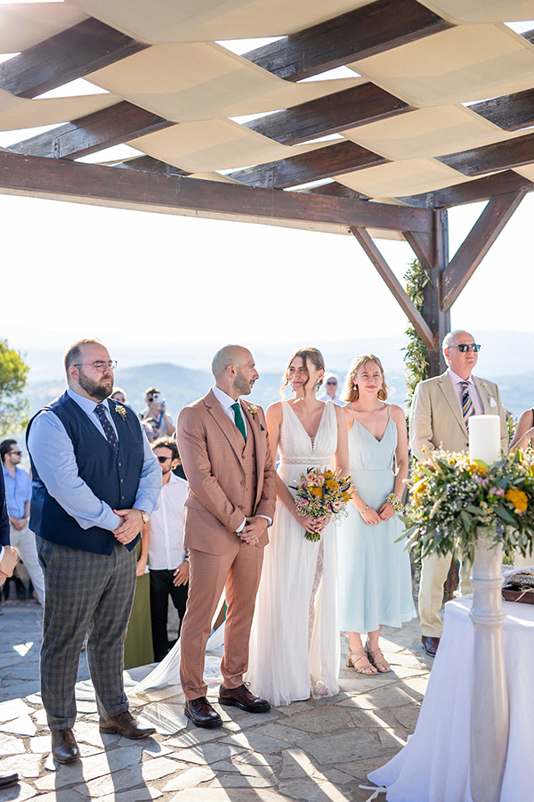 summer-wedding-wild-flowers-yellow-hues_17