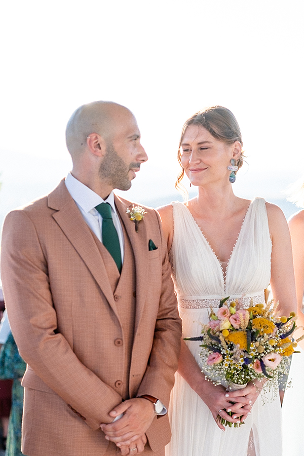 summer-wedding-wild-flowers-yellow-hues_18