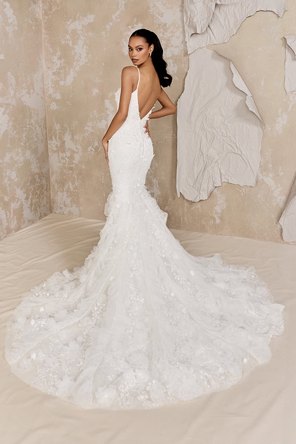timeless-modern-wedding-dresses-justin-alexander_04