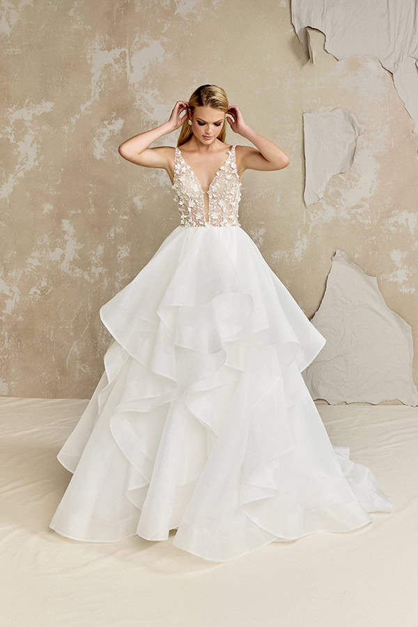 timeless-modern-wedding-dresses-justin-alexander_06