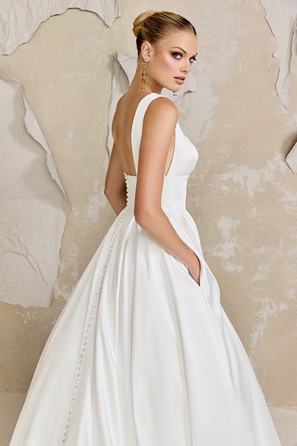 timeless-modern-wedding-dresses-justin-alexander_07