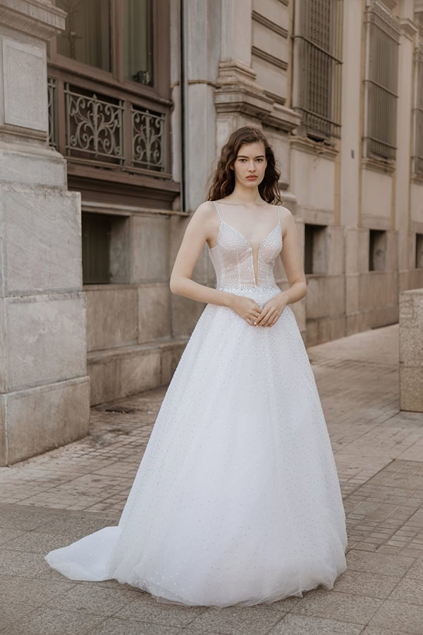 ultra-chic-wedding-dresses-costantino_05