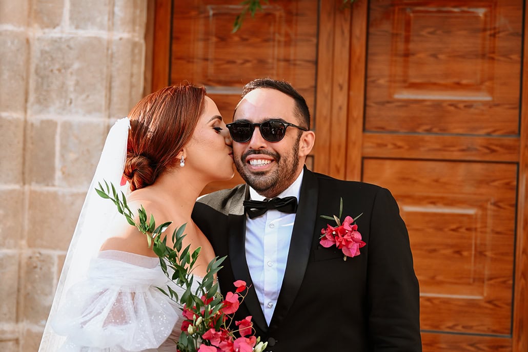 Όμορφος γάμος στην Πάφο με μπουκαμβίλια και ελιά | Χριστίνα & Χρίστος