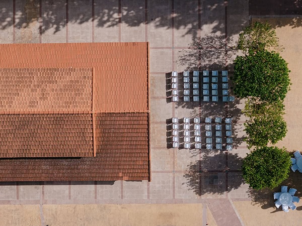 elegant-wedding-nicosia-all-white-florals_05