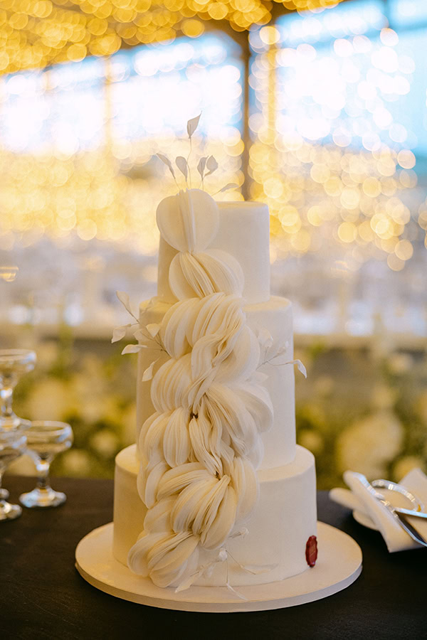 elegant-wedding-nicosia-all-white-florals_16