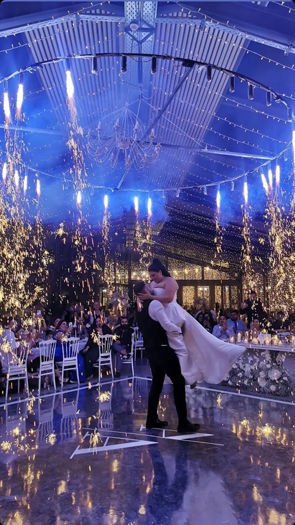 elegant-wedding-nicosia-all-white-florals_19