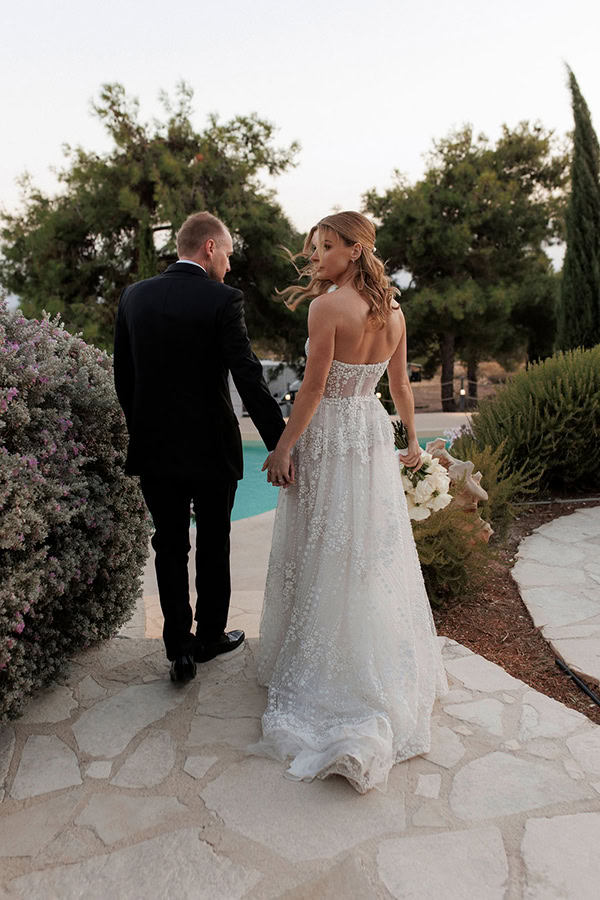 impressive-wedding-limassol-romantic-elements_17