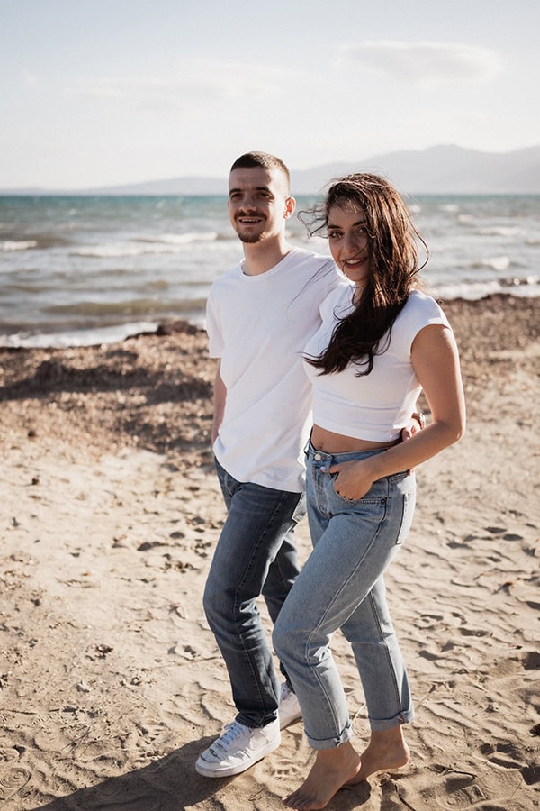 lovely-prewedding-photoshoot-by-the-sea_05