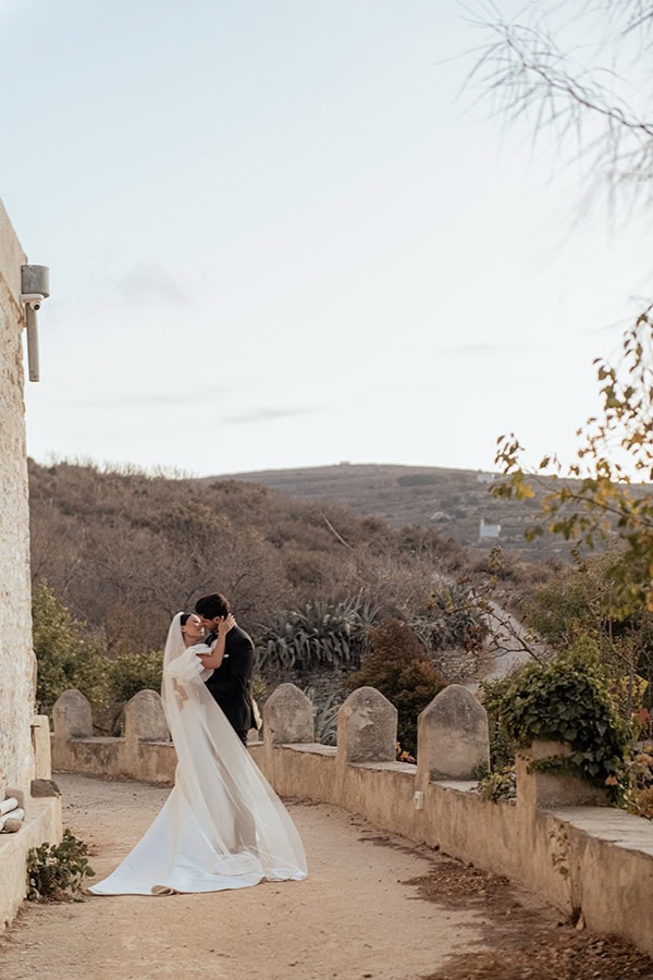 minimal-chic-wedding-tinos-white-hues_02