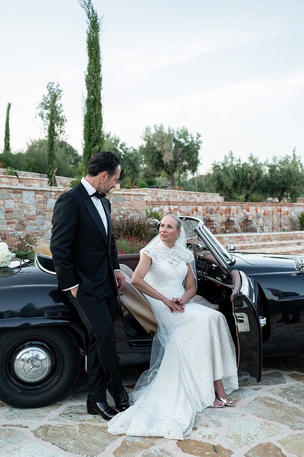 modern-wedding-black-white-decor-fun_01