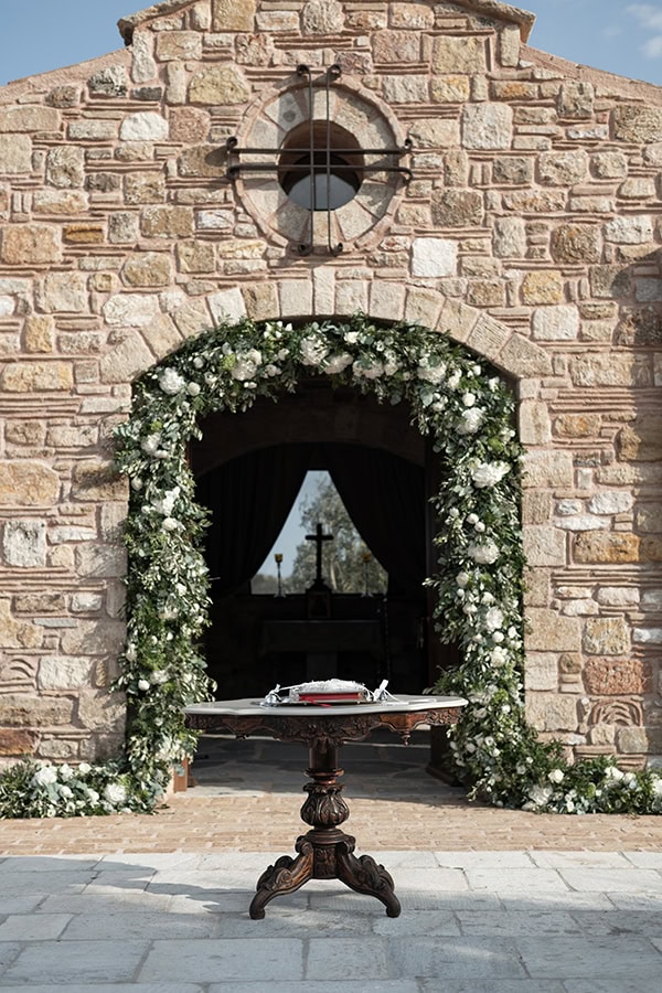 modern-wedding-black-white-decor-fun_06
