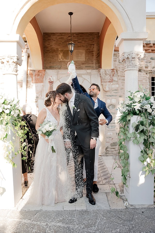 romantic-wedding-white-blossom_10